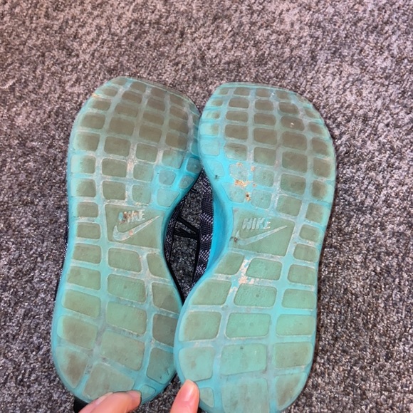 CUSTOM NIKE WOMENS ROSHES - Picture 4 of 5